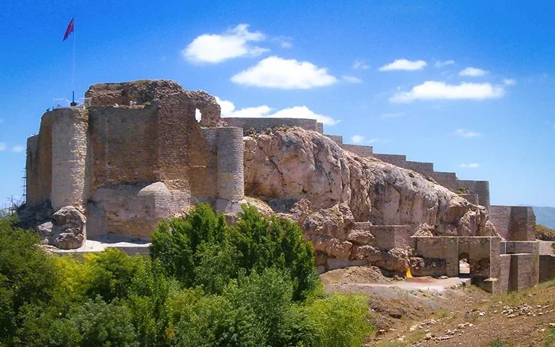 Elazığ Seyahat Rehberi: Şehri Keşfederken Konaklama Konforu Neden Önemlidir?